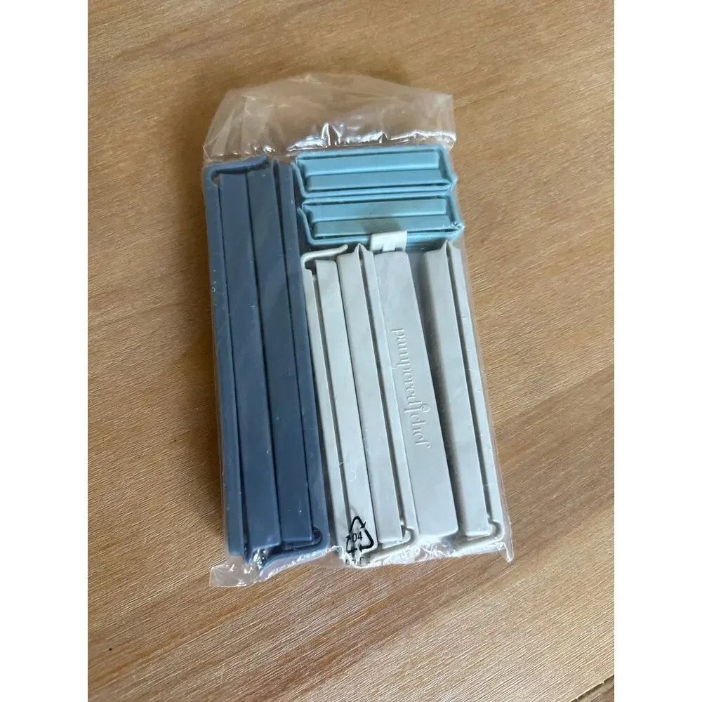 Pampered Chef Twixit! clips designed to seal food bags